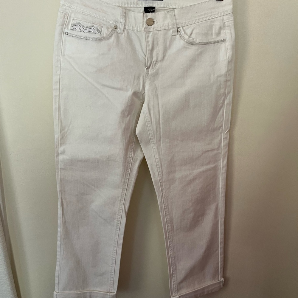 White House Black Market White Ankle Cropped Jeans